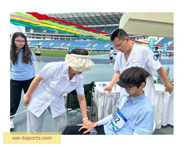 世界杯组委会发布高温应急医疗手册 提供赛事期间应对酷暑的健康保障措施