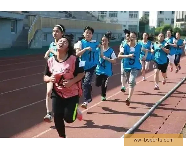 八百米跑坡度重复跑，强化速度耐力与爬坡能力